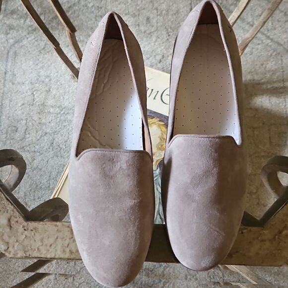 Vionic Willa Taupe Suede Loafers Size 8 - Picture 9 of 12